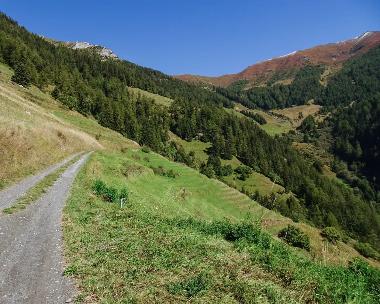 Chemin des villages et hameaux d'Entremont